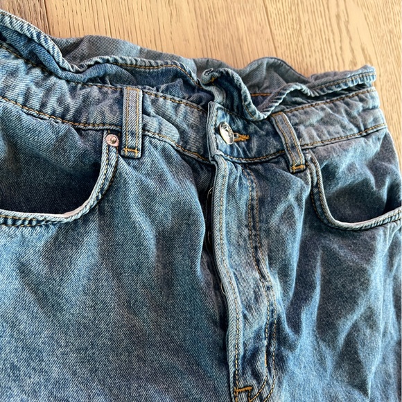 H&M Paperbag Button Fly High Waisted Denim Shorts / Size 6 - Picture 5 of 5